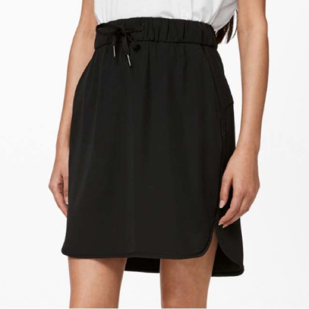 Lululemon On The Fly Skirt *Woven Black Size 8